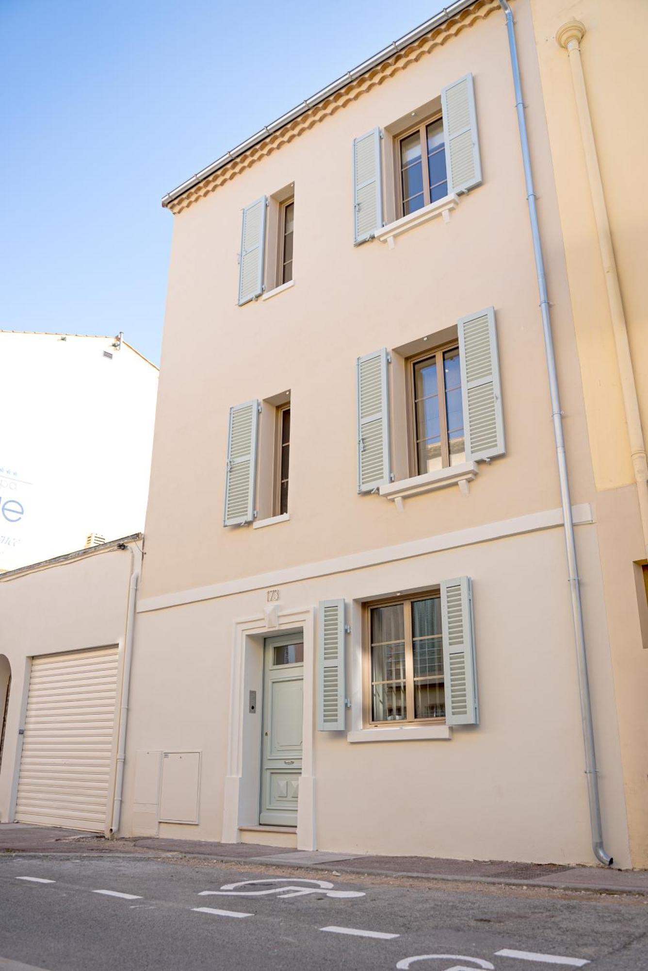Saint-Raphaël Studios Raffines Avec Terrasses - Plages, Ville Et Gare A Pied - Maison Raphael المظهر الخارجي الصورة